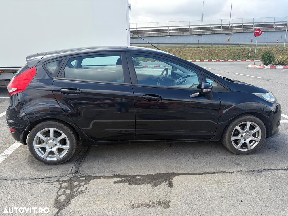 Ford Fiesta 1.25i Ambiente - 2