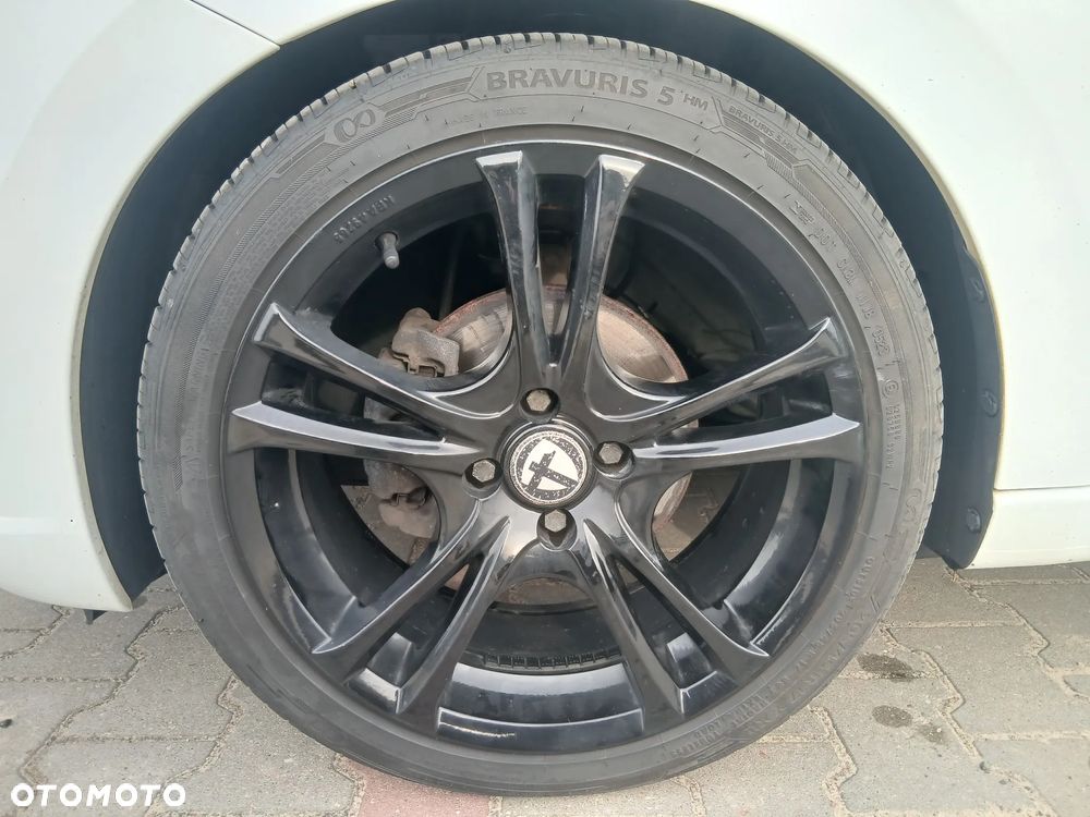 Nissan Micra - 12