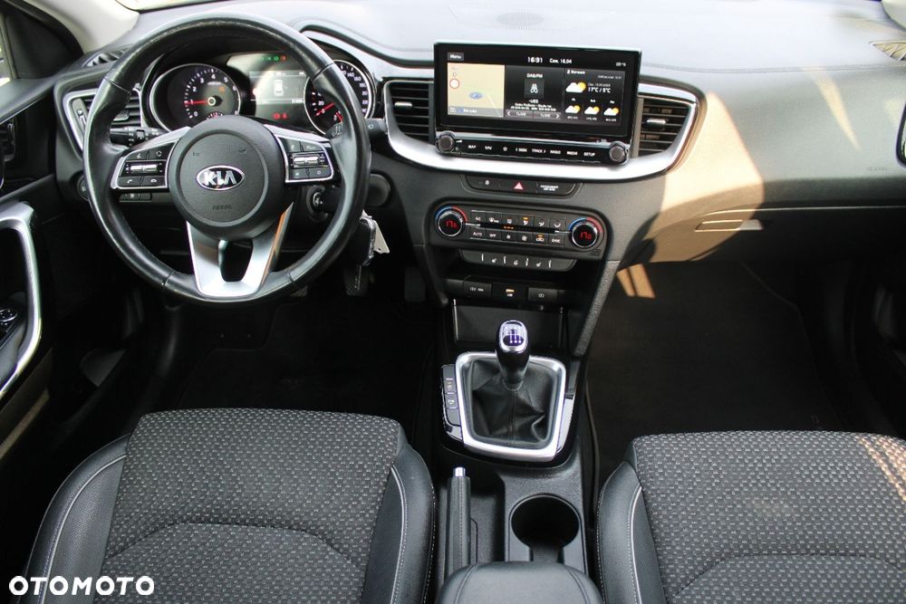 Kia XCeed - 28