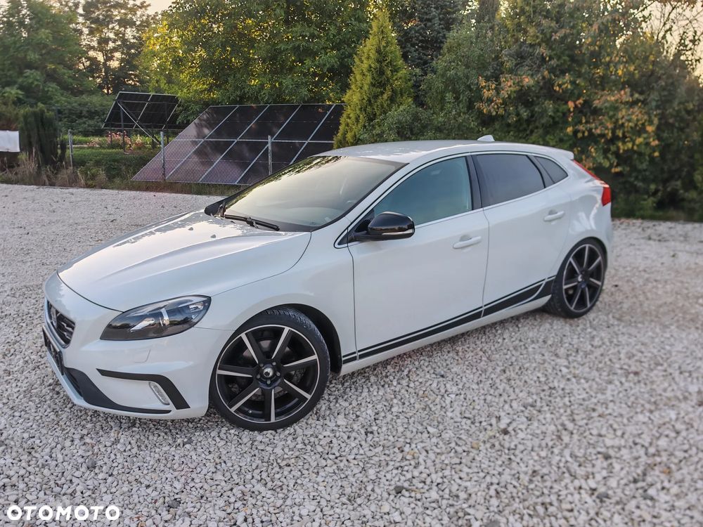 Volvo V40 T4 R Design - 3