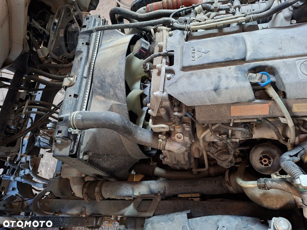 Mitsubishi Fuso Canter - 12