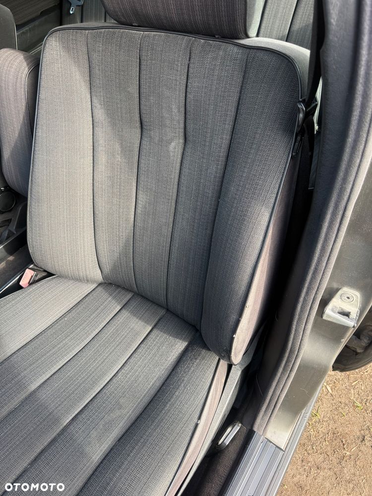 Mercedes-Benz W124 (1984-1993) - 12