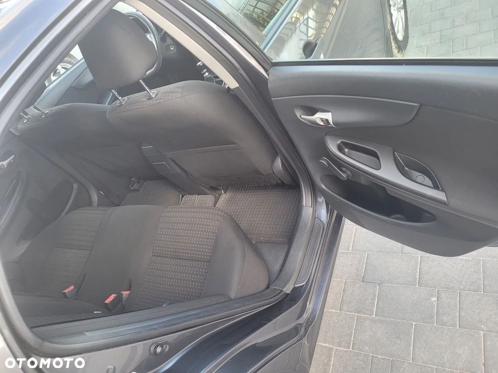 Toyota Corolla - 8