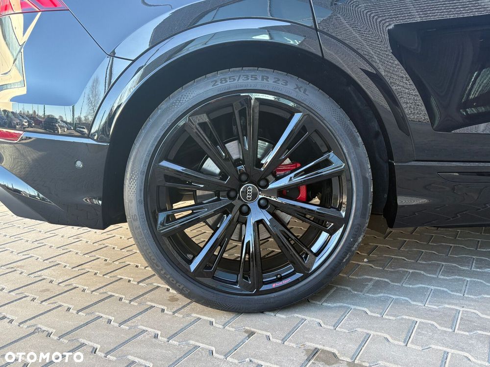 Audi Q8 - 9