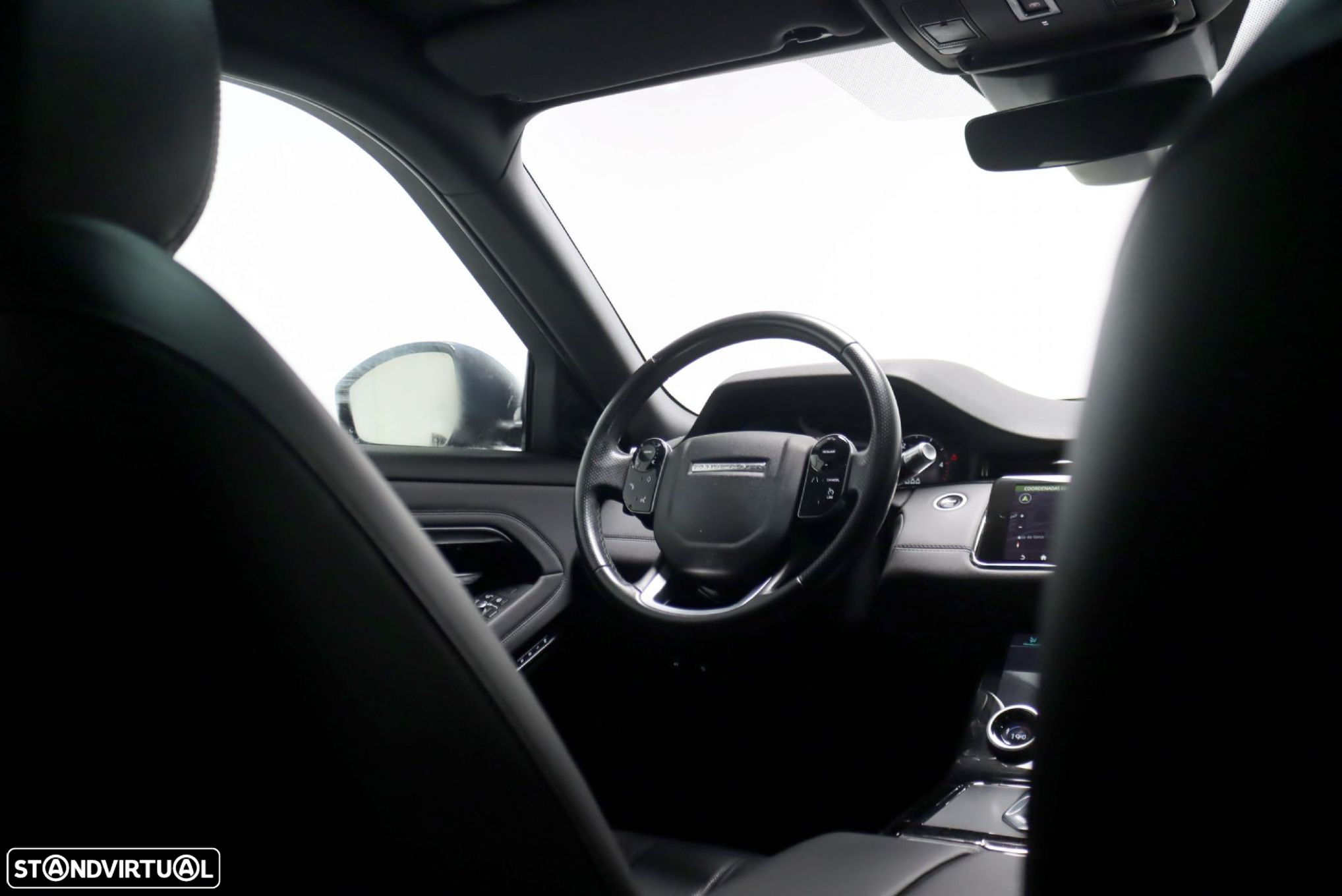 Land Rover Range Rover Evoque 2.0 D150 AWD R-Dynamic SE Auto - 43