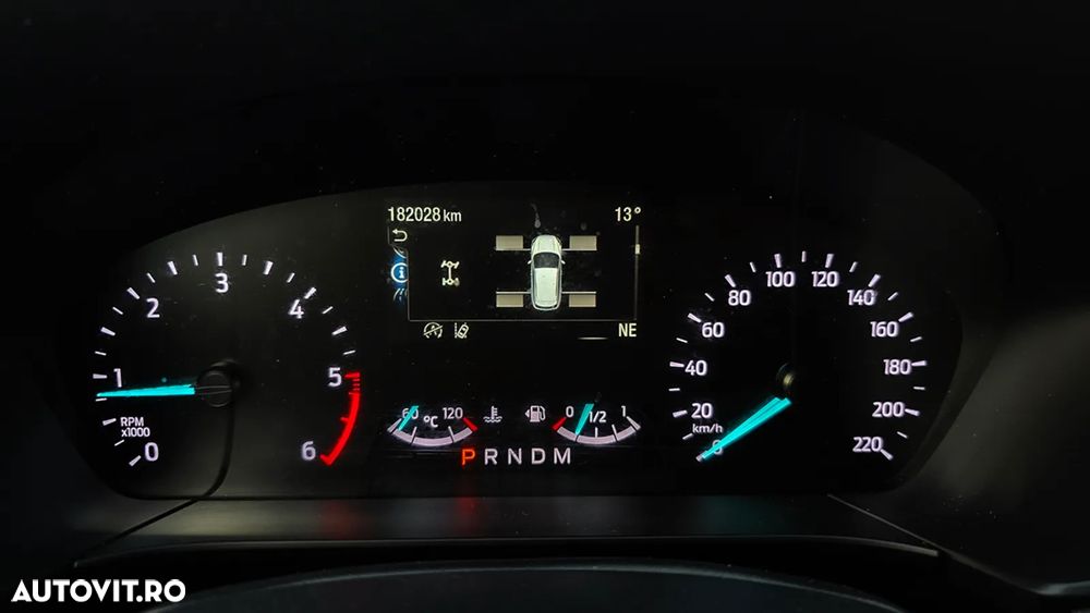 Ford Kuga 2.0 EcoBlue 4x4 Aut. TITANIUM - 13