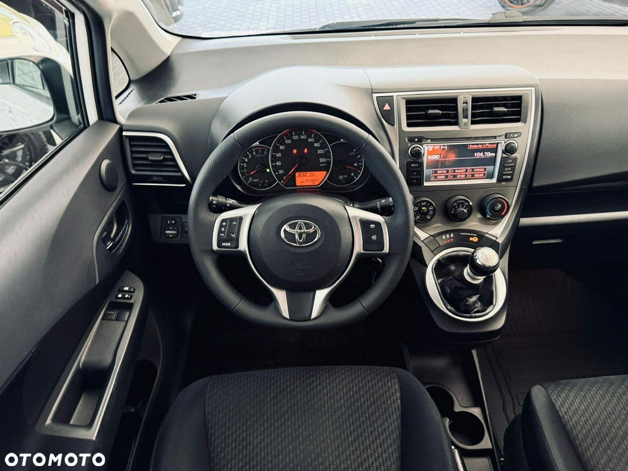 Toyota Verso S - 25