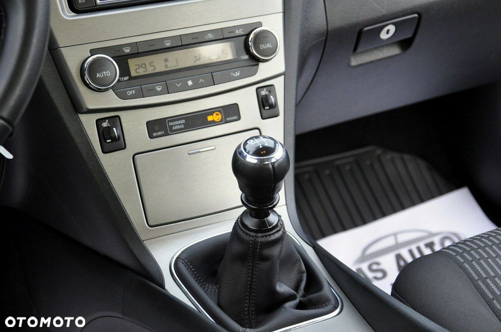 Toyota Avensis 1.8 Sol plus NAVI - 22