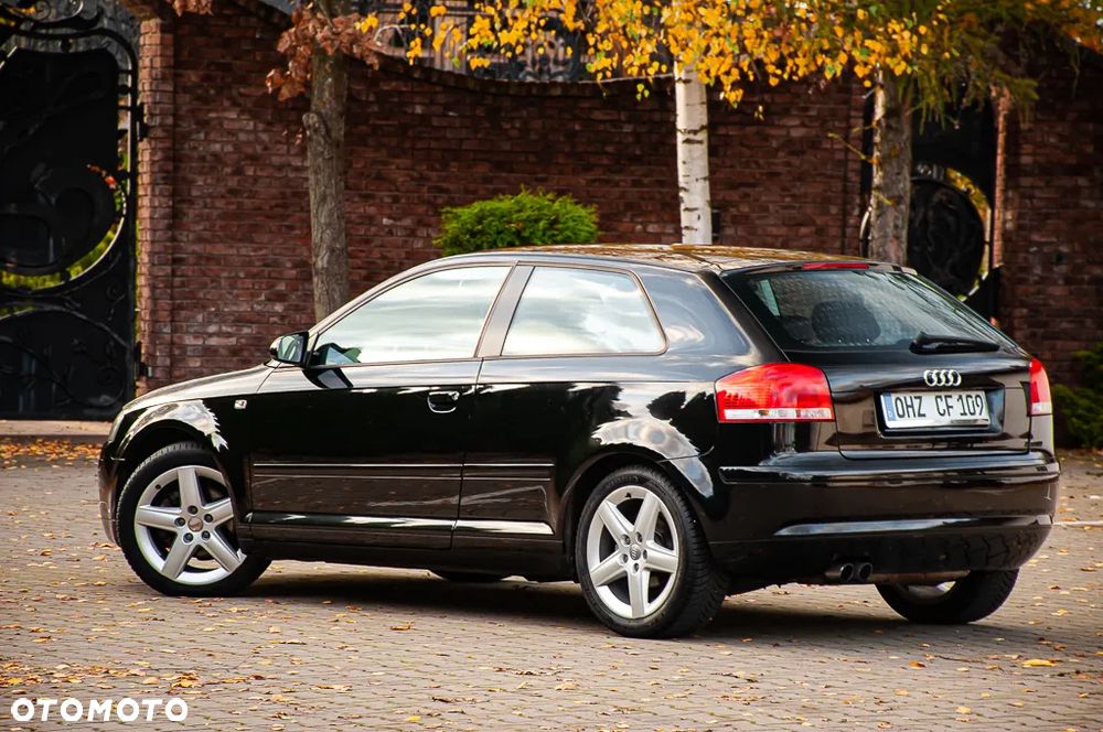 Audi A3 3-drzwiowe 2.0 FSI Attraction - 19