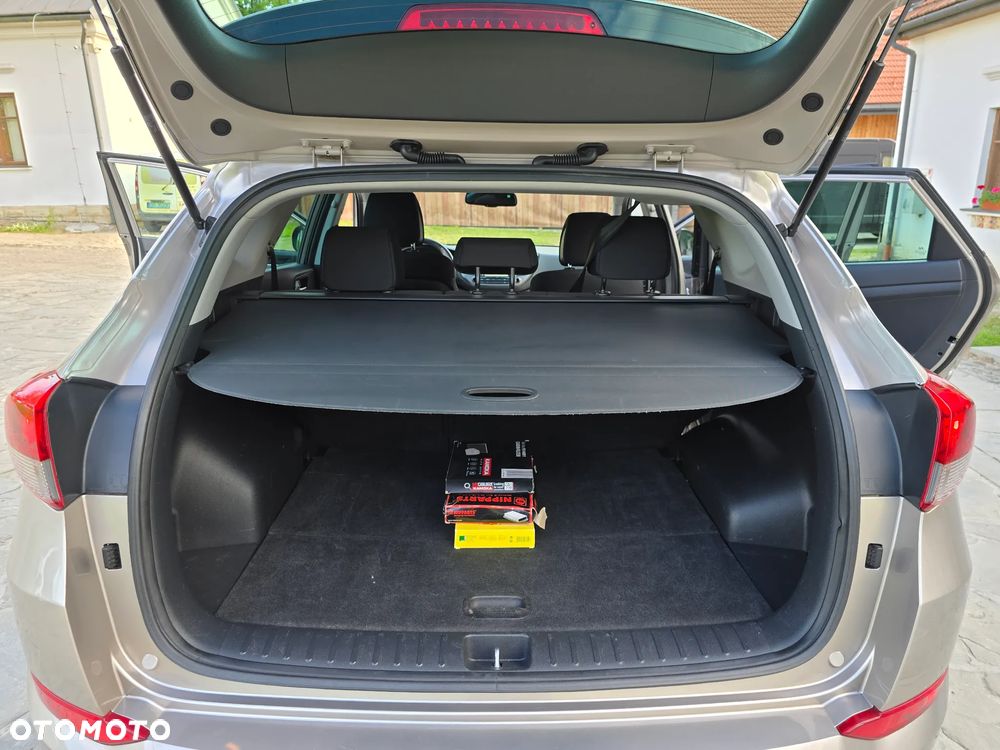 Hyundai Tucson 2.0 CRDi 4WD Automatik Style - 34