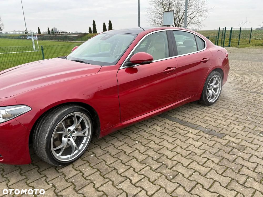 Alfa Romeo Giulia 2.0 Turbo 16V AT8-Q4 Ti - 7