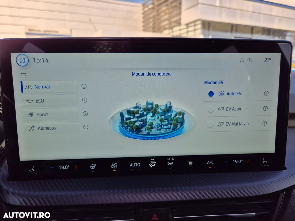 Ford Kuga 2.5 Duratec FWD PHEV ST-Line X - 29