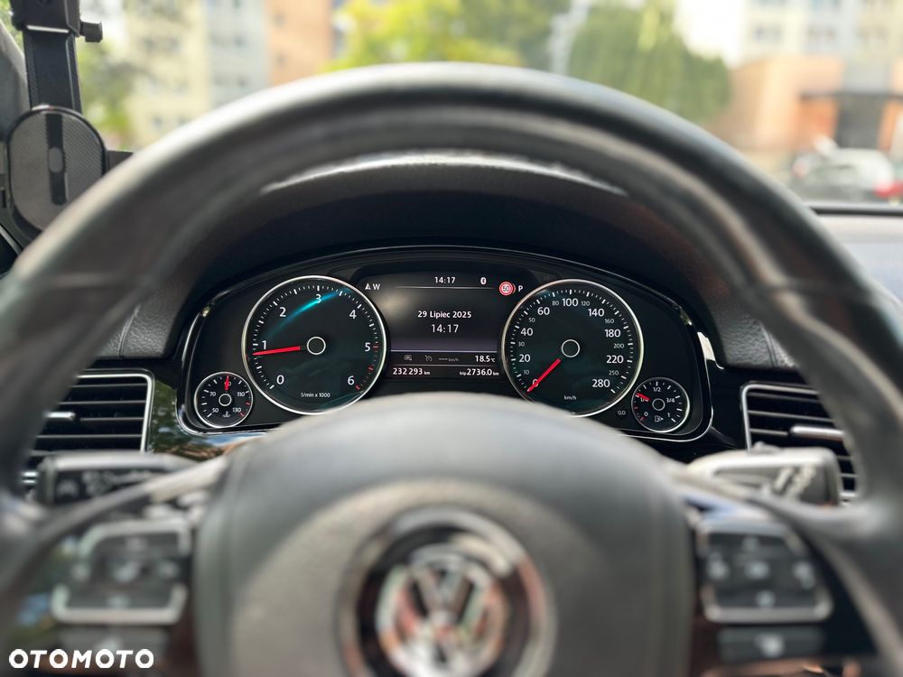 Volkswagen Touareg 3.0 V6 TDI BMT Perfectline R-Style - 12