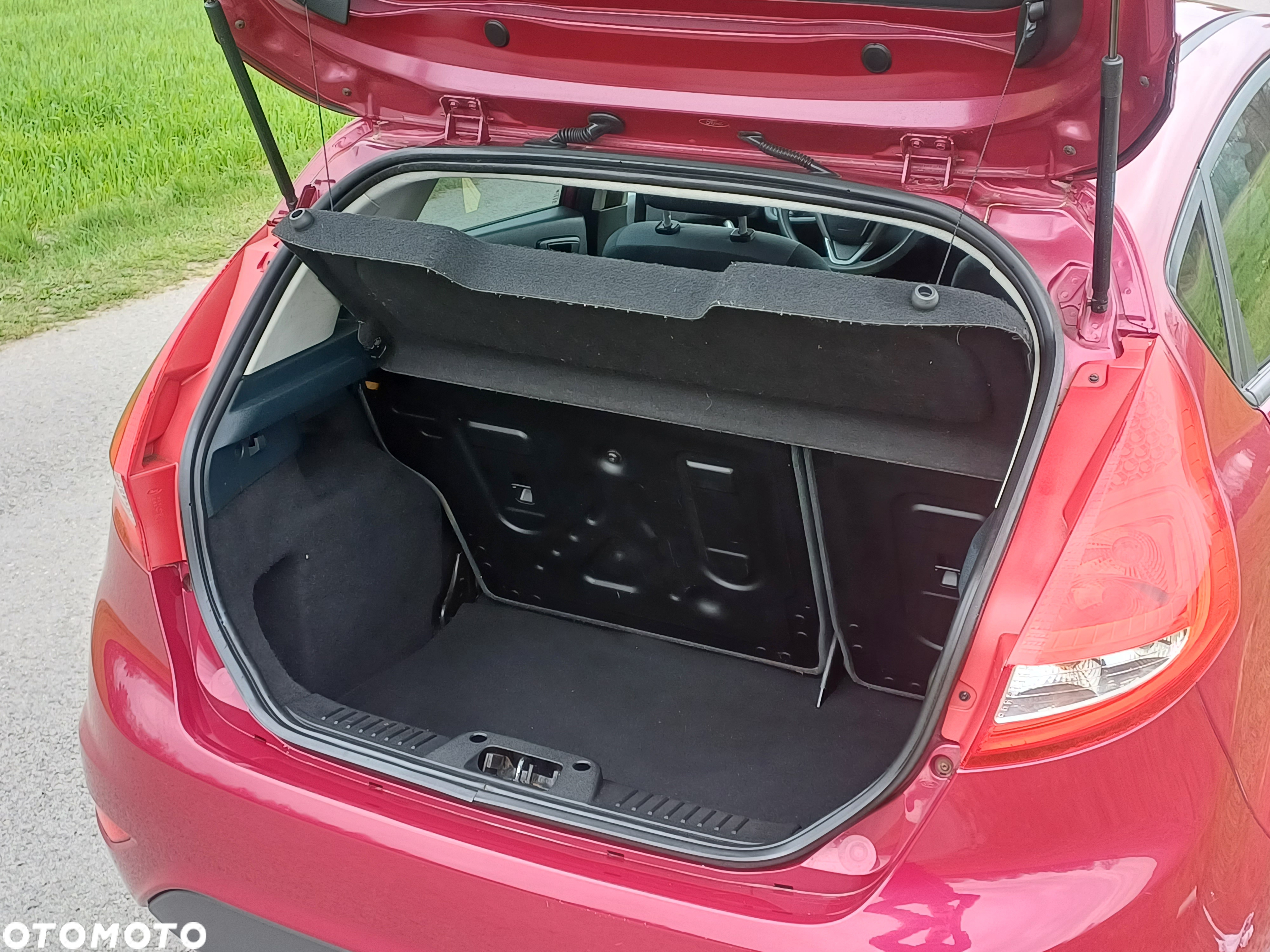 Ford Fiesta 1.4 Ghia - 30
