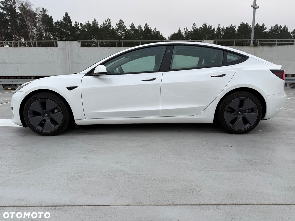 Tesla Model 3 - 3
