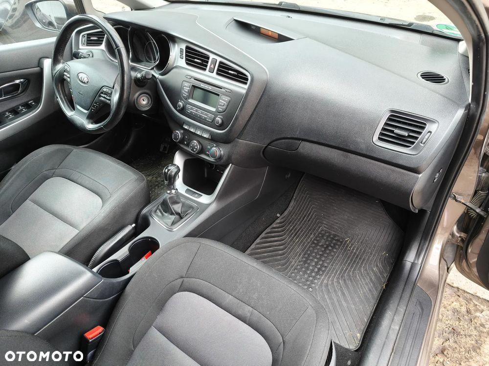 Kia Ceed - 22