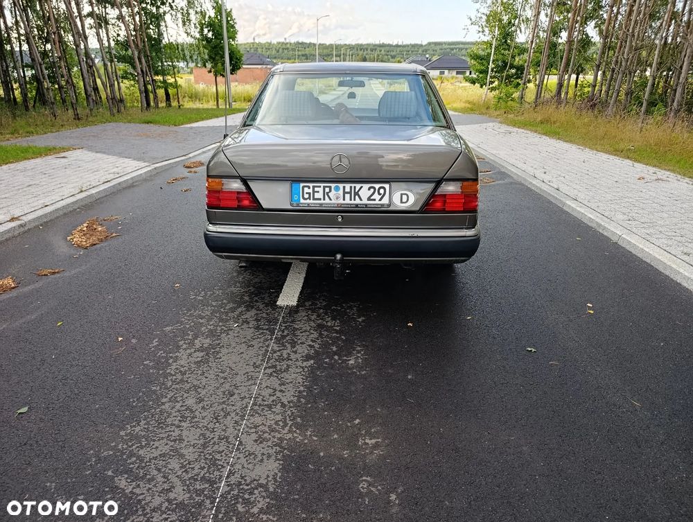 Mercedes-Benz W124 (1984-1993) - 11