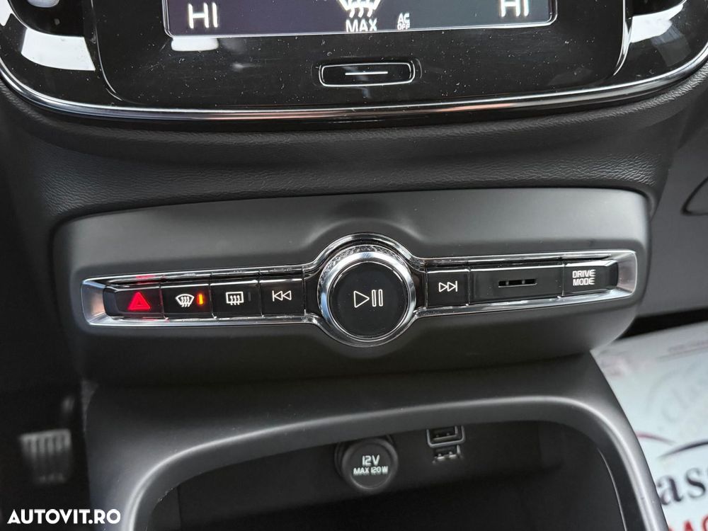 Volvo XC 40 Recharge T4 Twin Engine AT7 Inscription Expression - 16