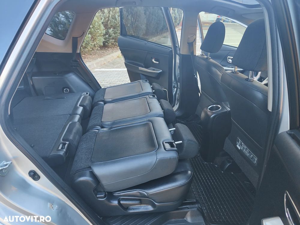 Toyota Prius+ (Hybrid) Comfort - 14