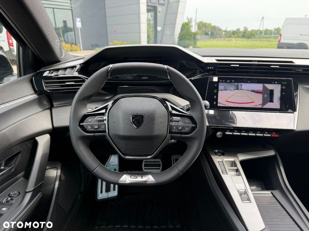Peugeot 408 - 8
