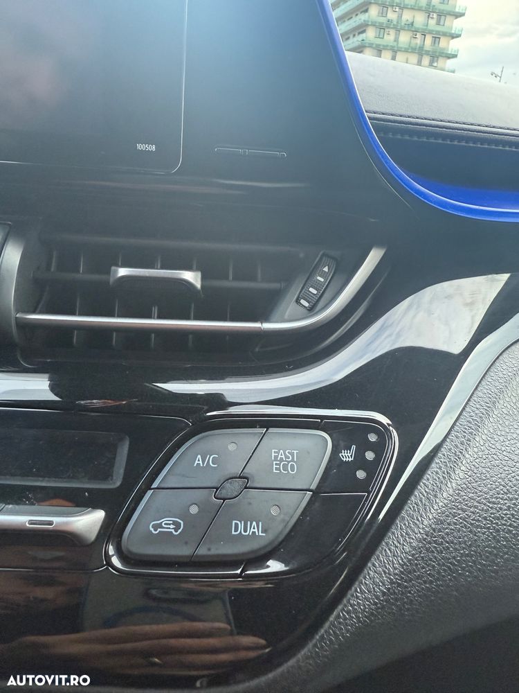 Toyota C-HR Style Selection - 14