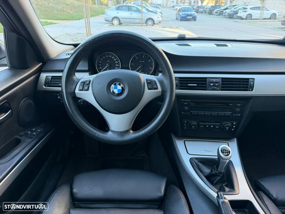 BMW 320 d Exclusive - 7