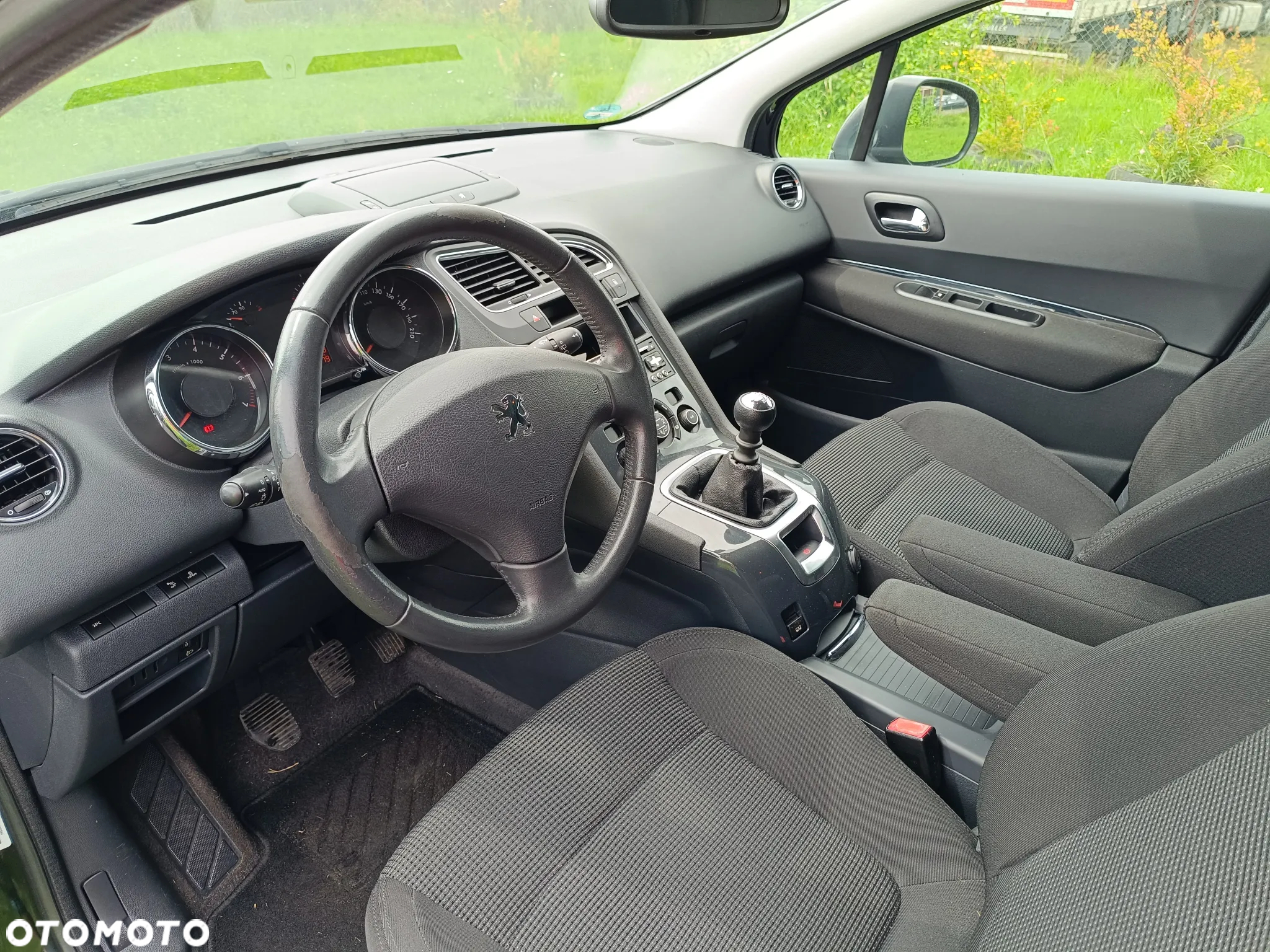 Peugeot 5008 1.6 THP Allure 7os - 11
