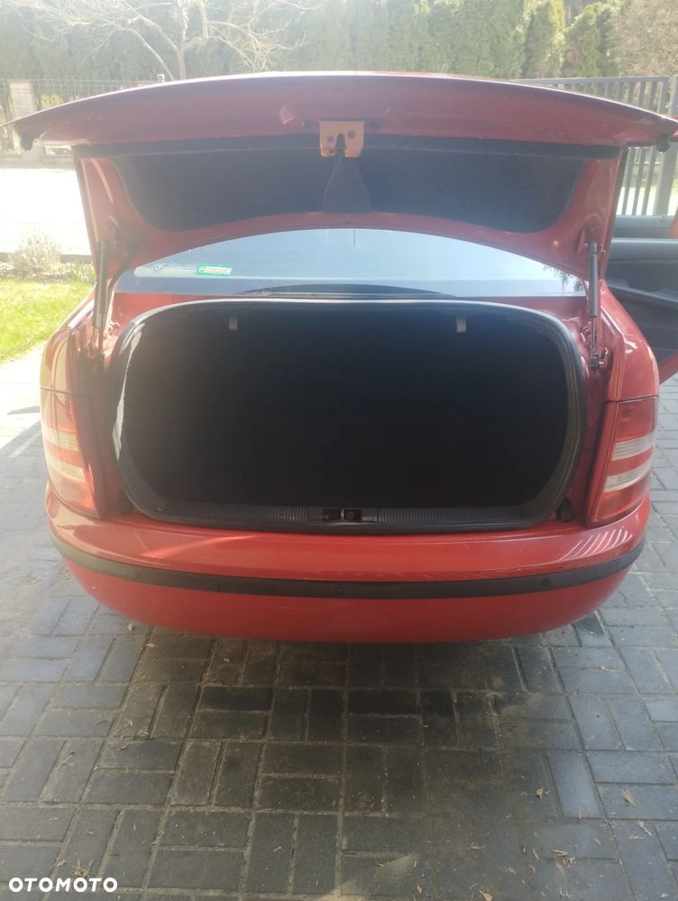 Skoda Fabia 1.4 16V Classic + - 4