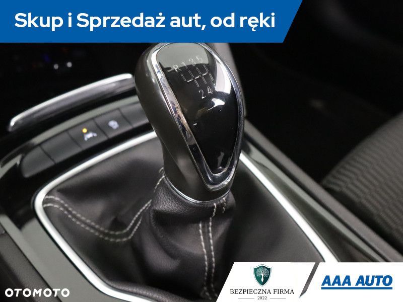 Opel Insignia - 15