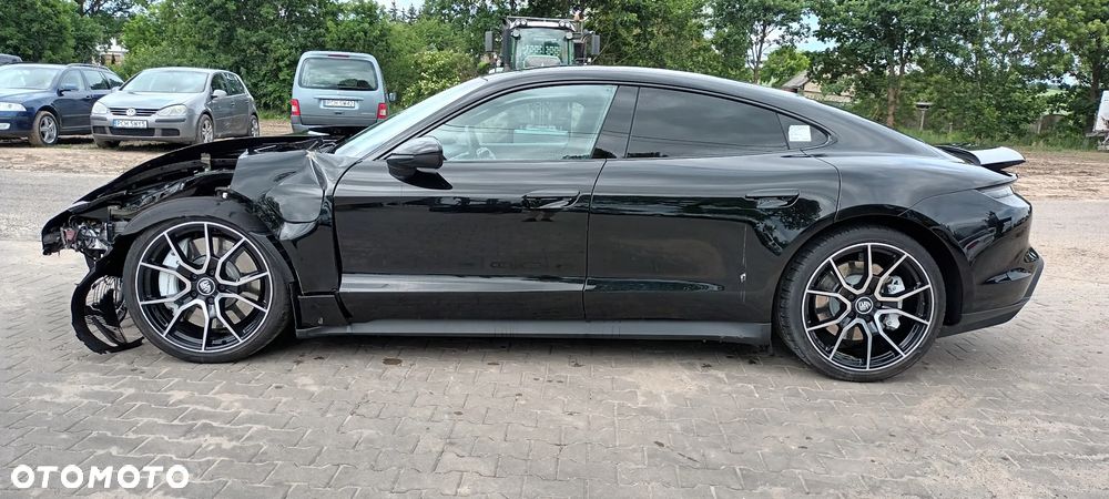 Porsche Taycan - 4