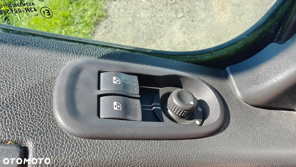 Renault Master  brygadowka 7 osób hak 3,5t klima nawigacja tempomat - 22