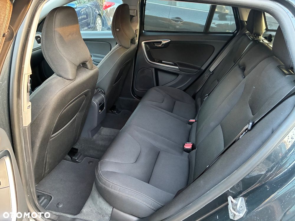 Volvo V60 D2 Base - 9