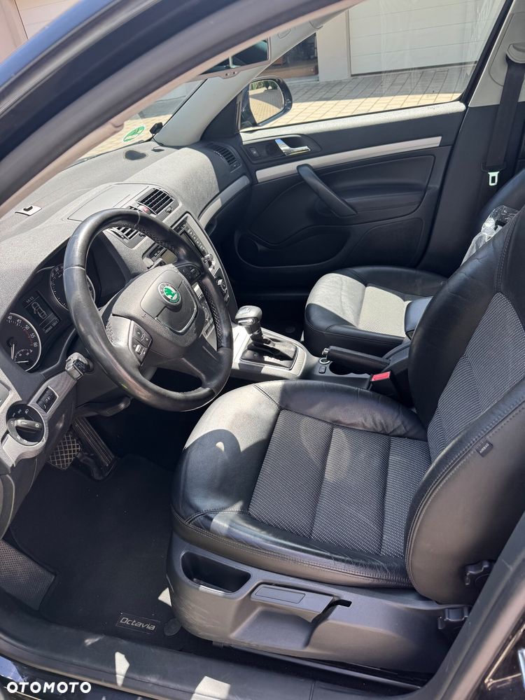 Skoda Octavia 1.6 TDI Elegance DSG - 2