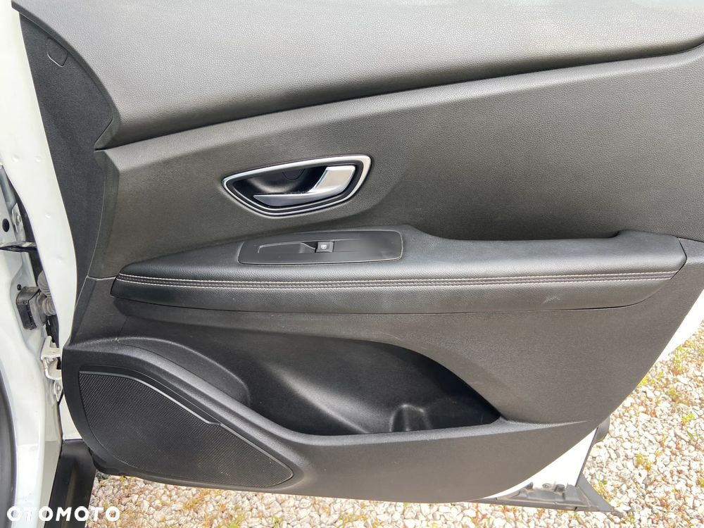 Renault Scenic - 36