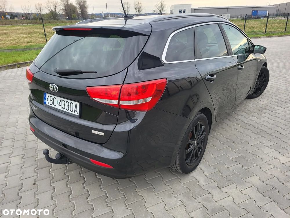 Kia Ceed 1.6 CRDi 136 ISG GT Line - 4