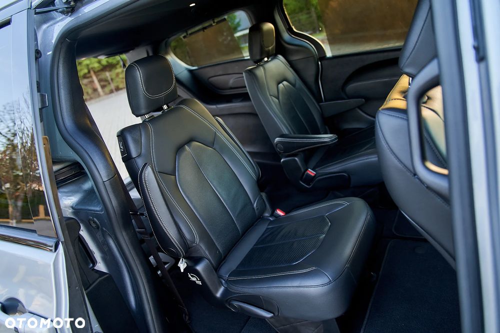 Chrysler Pacifica - 25