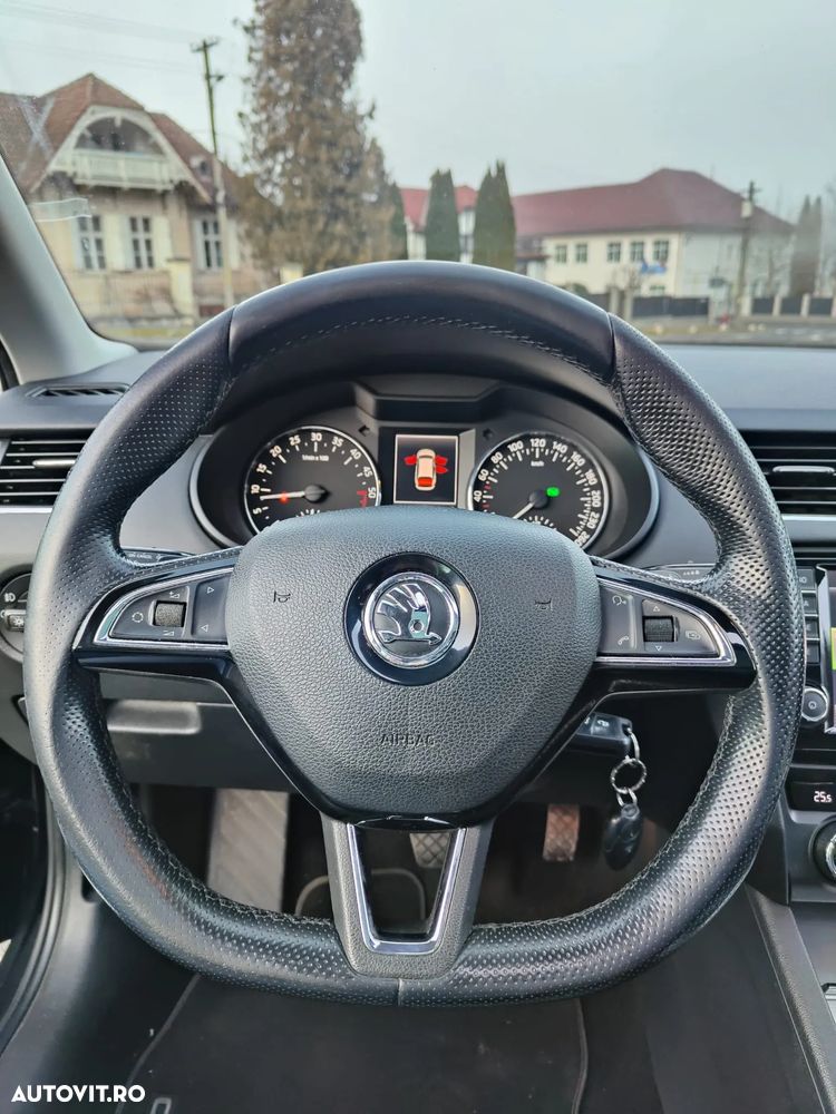 Skoda Octavia 1.6 TDI STYLE DSG - 17