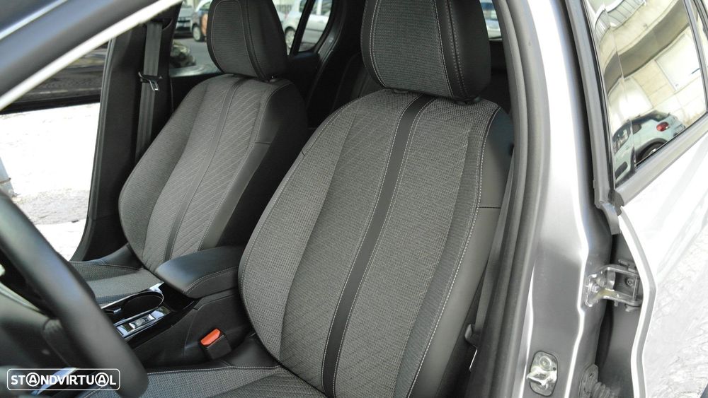 Peugeot 208 1.2 PureTech Allure - 28