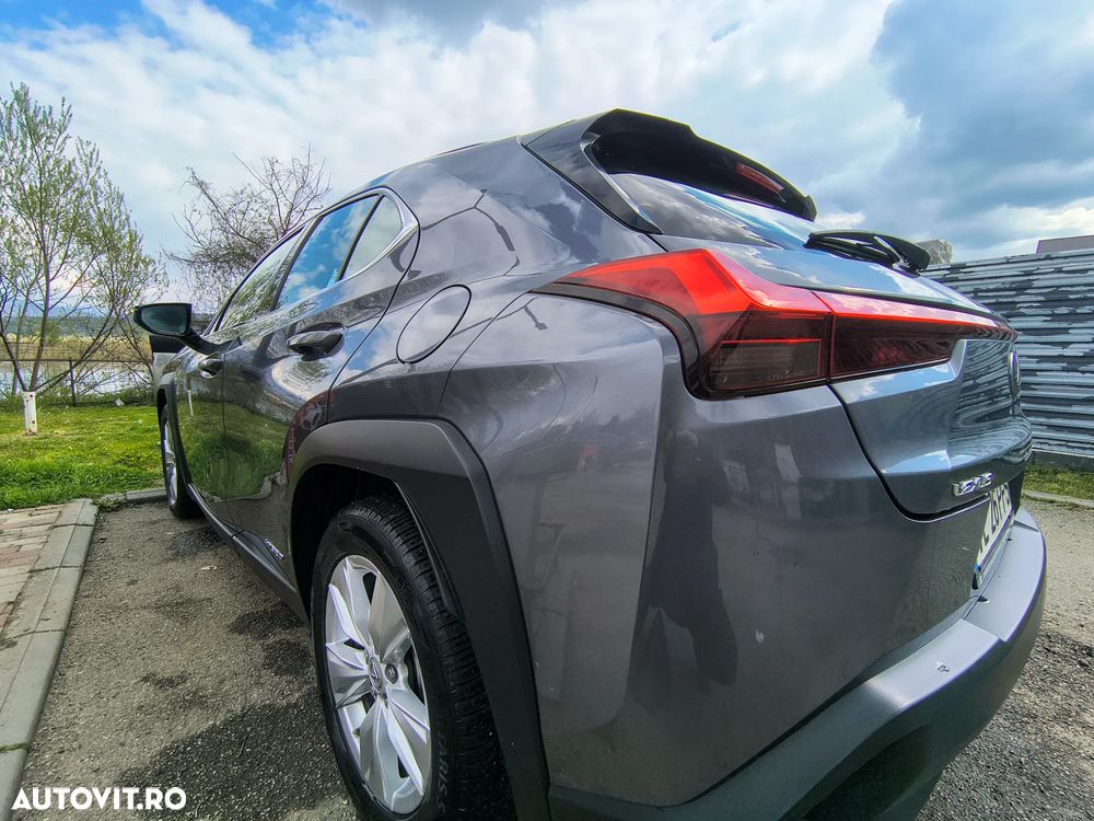 Lexus UX 250h Business Edition - 40