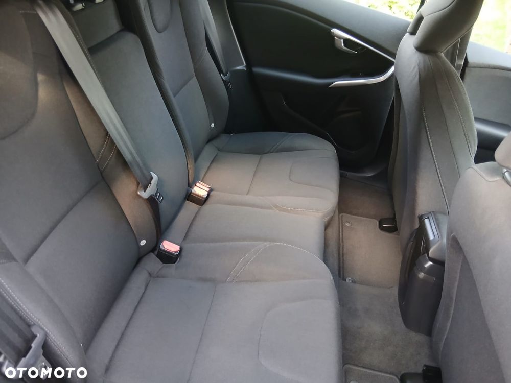 Volvo V40 D2 Momentum - 31