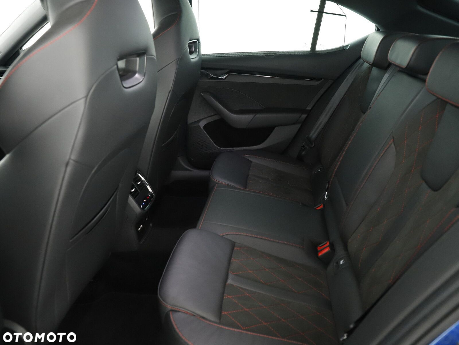 Skoda Octavia 2.0 TSI RS DSG - 24