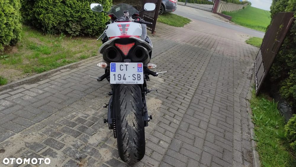 Yamaha R1 - 3