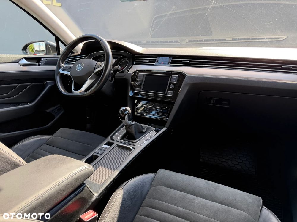 Volkswagen Passat 2.0 TDI EVO Elegance - 21