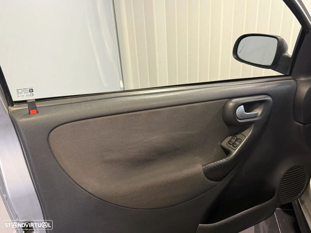 Opel Corsa 1.2 16V On - 16