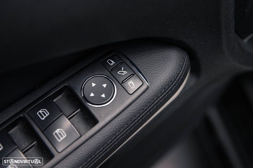Mercedes-Benz E 250 BlueTEC Avantgarde Auto - 40