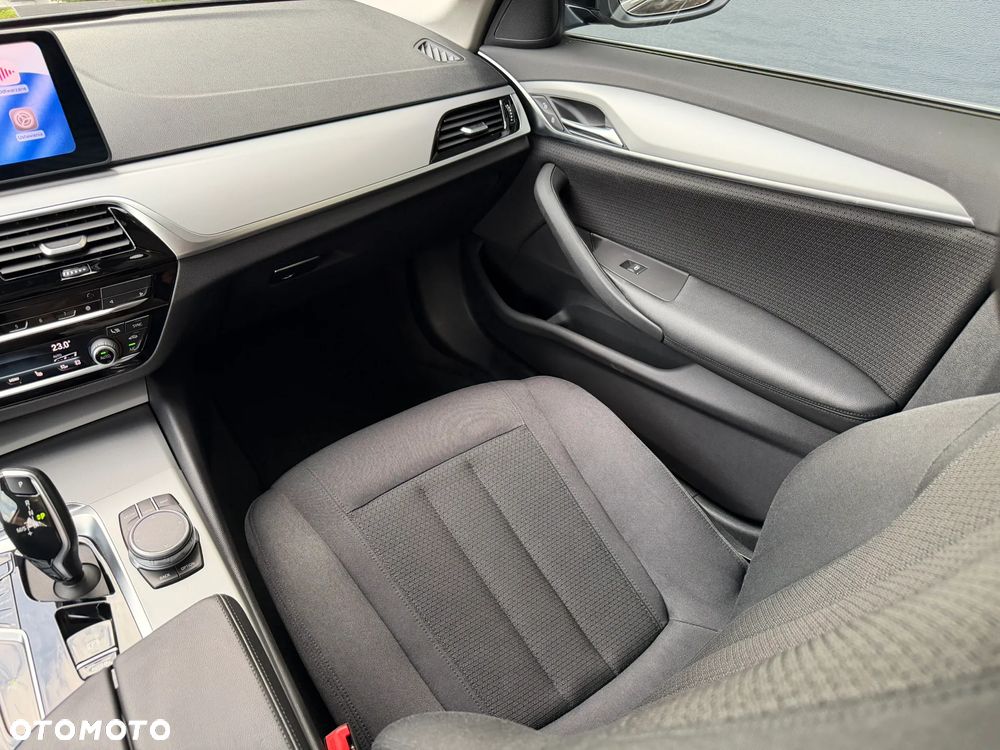 BMW Seria 5 520d mHEV - 12