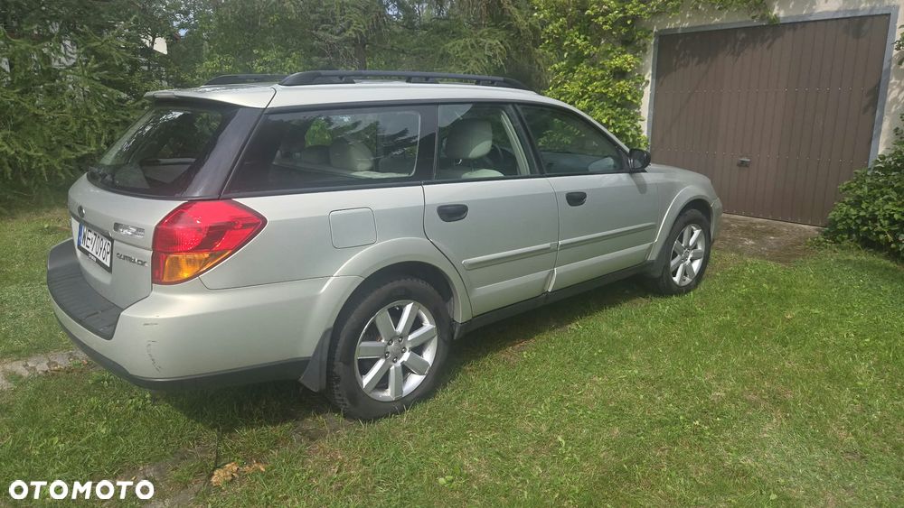 Subaru Outback 2.5i AT - 3
