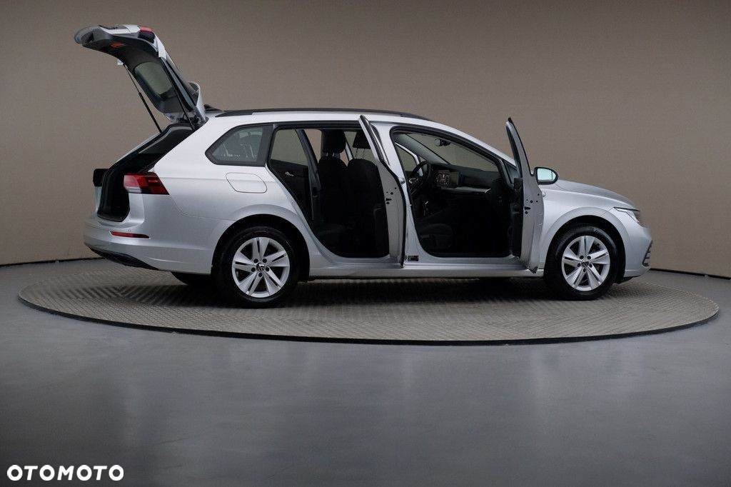 Volkswagen Golf - 6