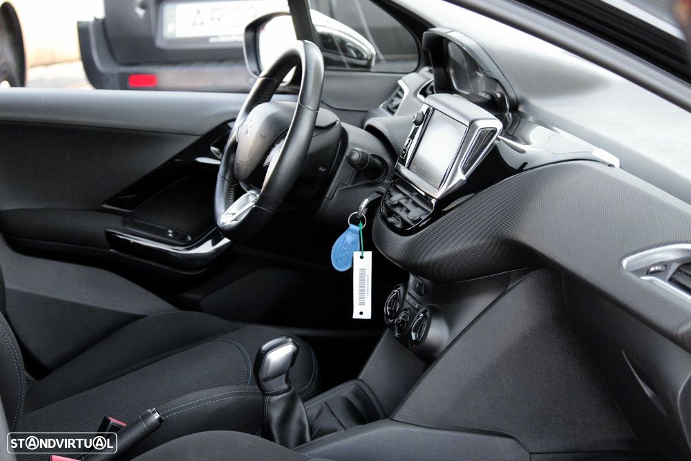 Peugeot 208 1.2 PureTech Style - 14