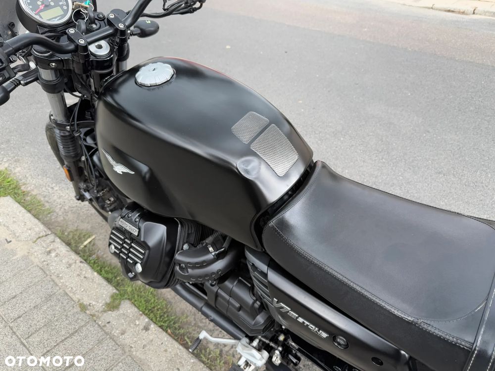 Moto Guzzi V7 - 16